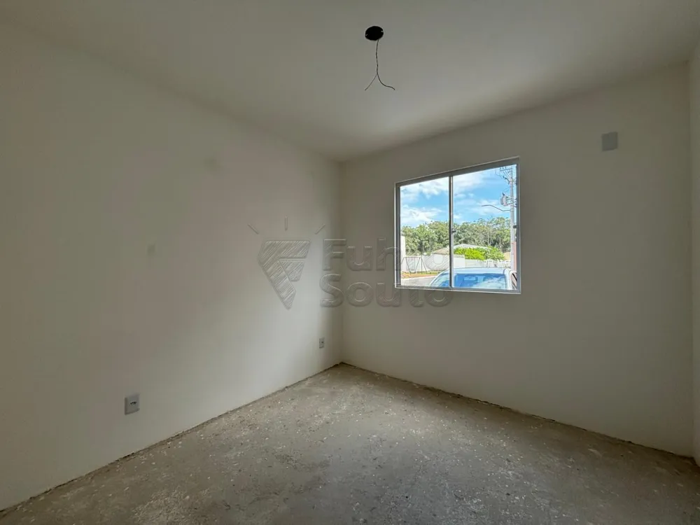 Comprar Apartamento / Padr&atilde;o em Pelotas R$ 140.000,00 - Foto 3