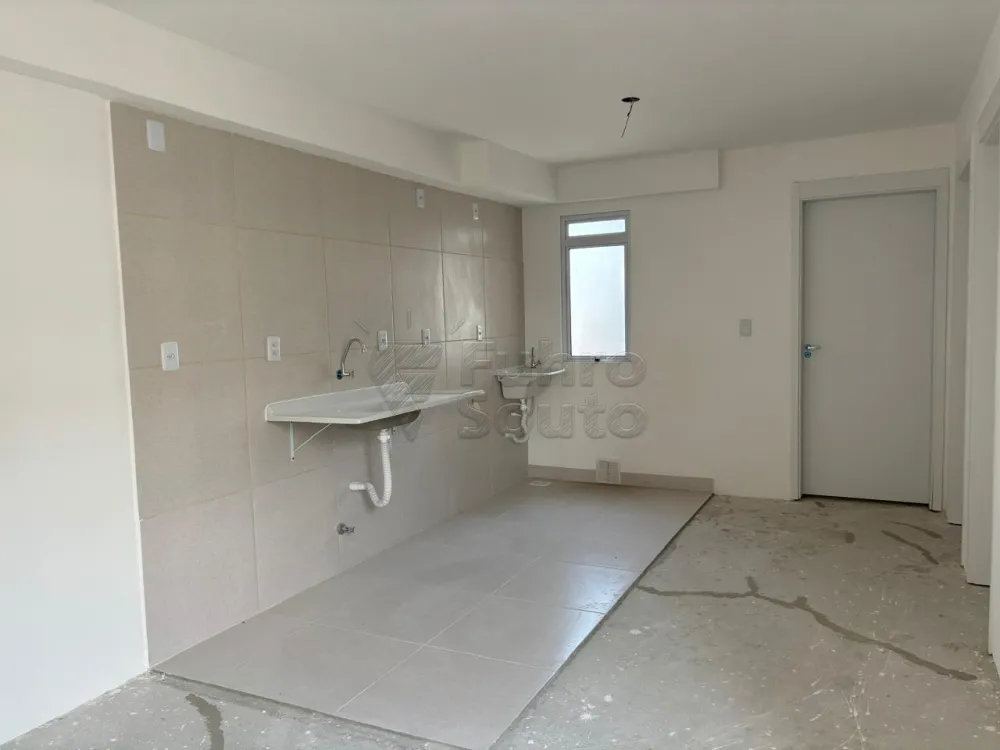 Comprar Apartamento / Padr&atilde;o em Pelotas R$ 125.000,00 - Foto 2
