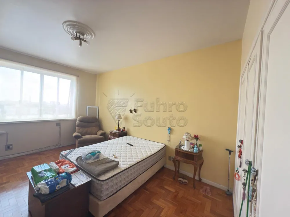 Comprar Apartamento / Padr&atilde;o em Pelotas R$ 400.000,00 - Foto 8