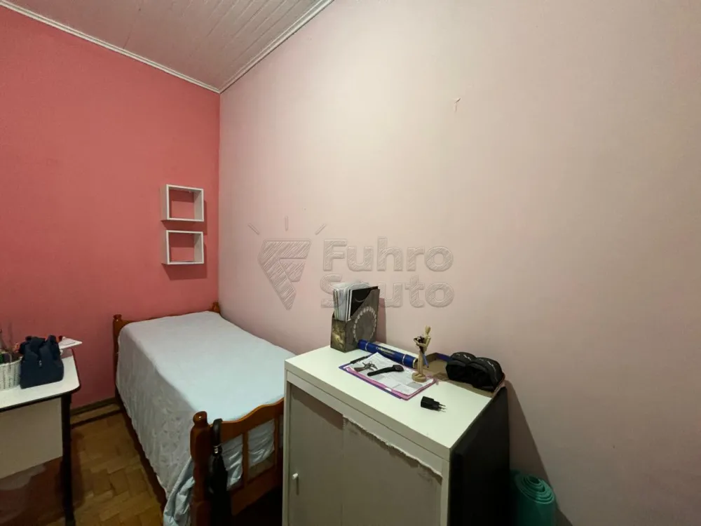 Comprar Casa / Padr&atilde;o em Pelotas R$ 390.000,00 - Foto 4