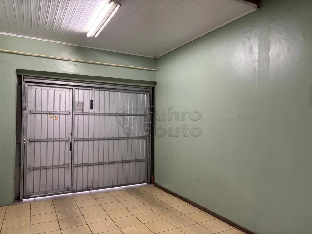 Comprar Casa / Padr&atilde;o em Pelotas R$ 390.000,00 - Foto 10