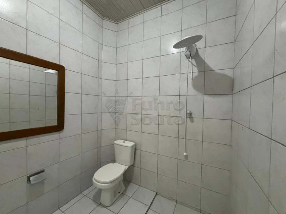 Comprar Casa / Padr&atilde;o em Pelotas R$ 390.000,00 - Foto 8