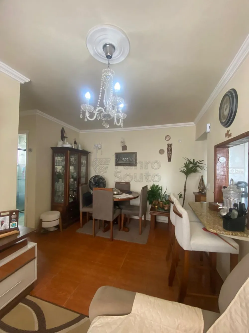 Comprar Apartamento / Padr&atilde;o em Pelotas R$ 185.500,00 - Foto 2