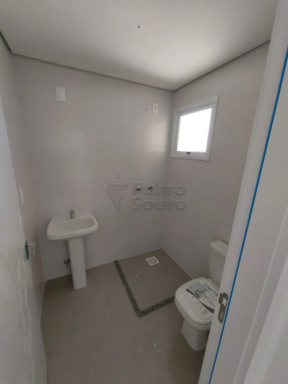 Comprar Apartamento / Padr&atilde;o em Pelotas R$ 217.300,00 - Foto 5