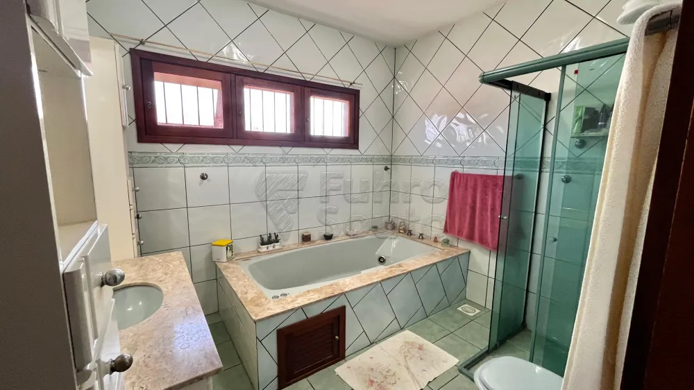 Comprar Casa / Padr&atilde;o em Pelotas R$ 1.350.000,00 - Foto 11