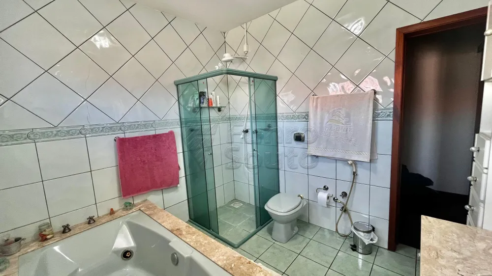 Comprar Casa / Padr&atilde;o em Pelotas R$ 1.350.000,00 - Foto 12