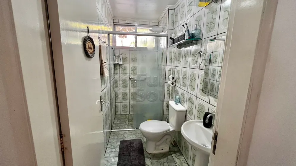 Comprar Apartamento / Padr&atilde;o em Pelotas R$ 190.000,00 - Foto 8