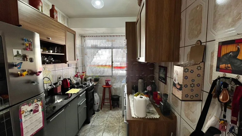 Comprar Apartamento / Padr&atilde;o em Pelotas R$ 190.000,00 - Foto 2
