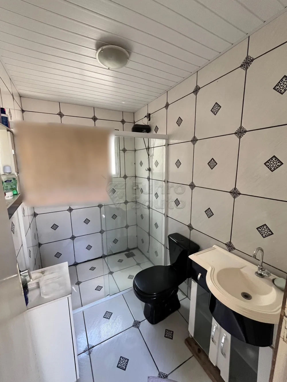 Comprar Casa / Padr&atilde;o em Pelotas R$ 180.000,00 - Foto 7