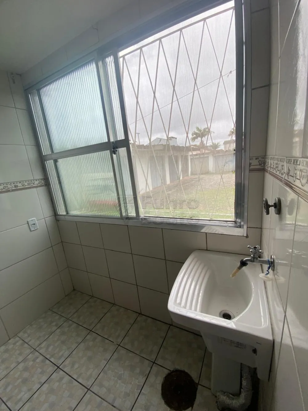 Comprar Apartamento / Padr&atilde;o em Pelotas R$ 195.000,00 - Foto 3