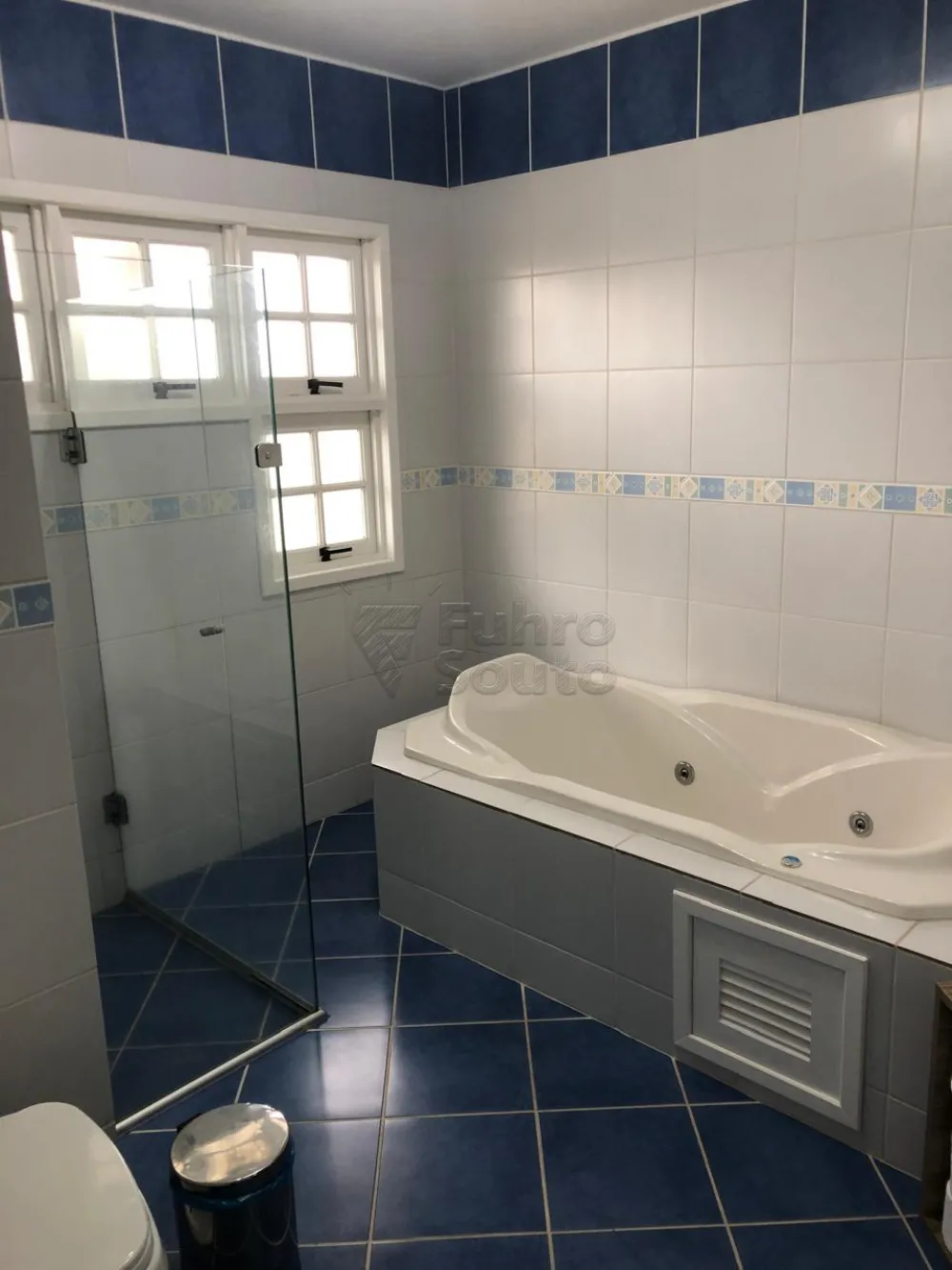 Comprar Casa / Padr&atilde;o em Pelotas R$ 980.000,00 - Foto 13