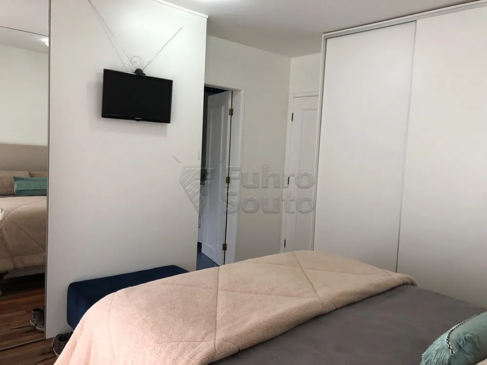 Comprar Casa / Padr&atilde;o em Pelotas R$ 980.000,00 - Foto 8