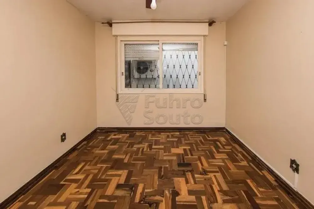 Comprar Casa / Padr&atilde;o em Pelotas R$ 790.000,00 - Foto 7