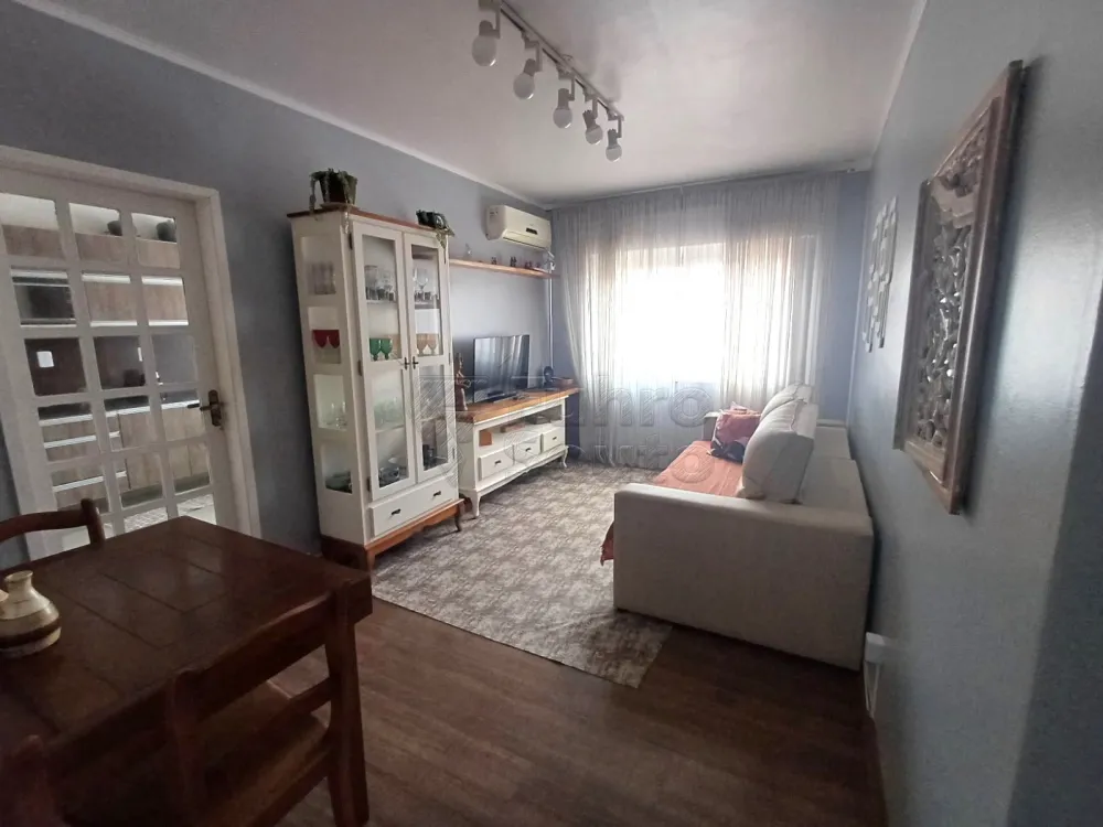 Comprar Apartamento / Padr&atilde;o em Pelotas R$ 265.000,00 - Foto 2