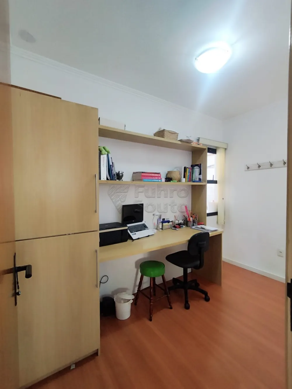 Comprar Apartamento / Padr&atilde;o em Pelotas R$ 375.000,00 - Foto 9