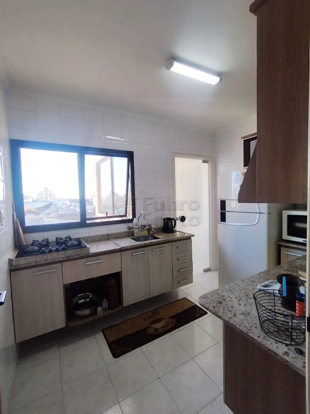 Comprar Apartamento / Padr&atilde;o em Pelotas R$ 375.000,00 - Foto 3