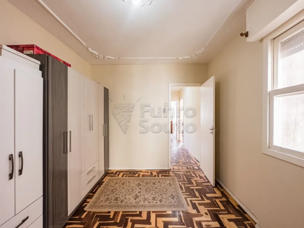 Comprar Apartamento / Padr&atilde;o em Pelotas R$ 185.000,00 - Foto 5