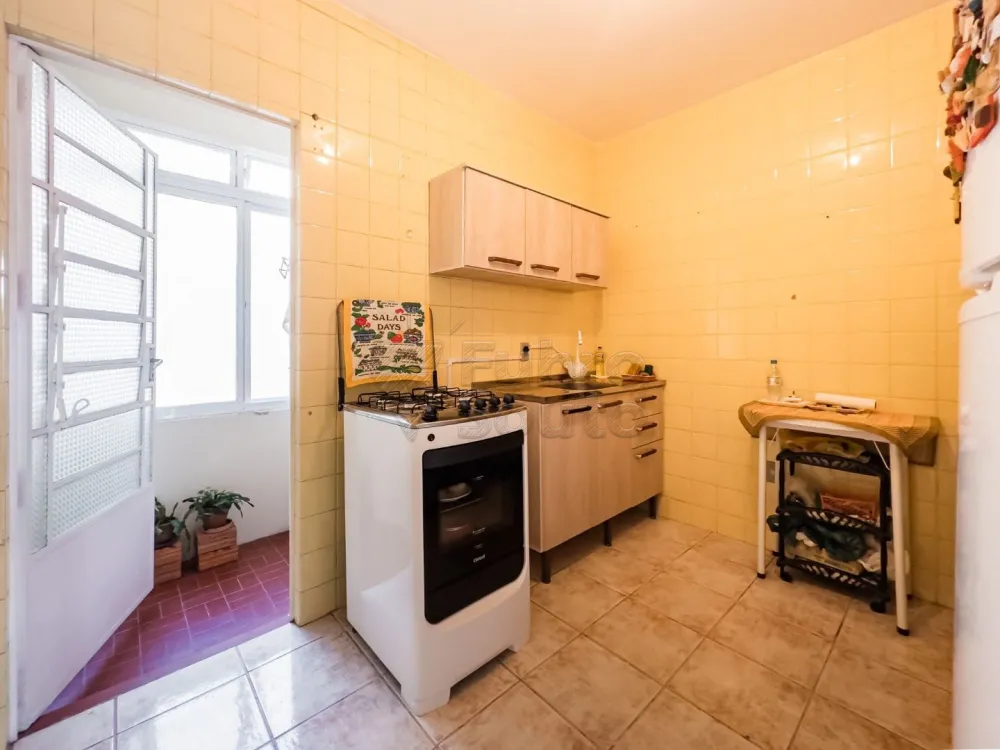 Comprar Apartamento / Padr&atilde;o em Pelotas R$ 185.000,00 - Foto 4