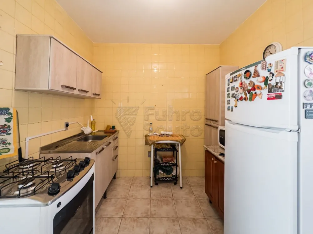 Comprar Apartamento / Padr&atilde;o em Pelotas R$ 185.000,00 - Foto 3