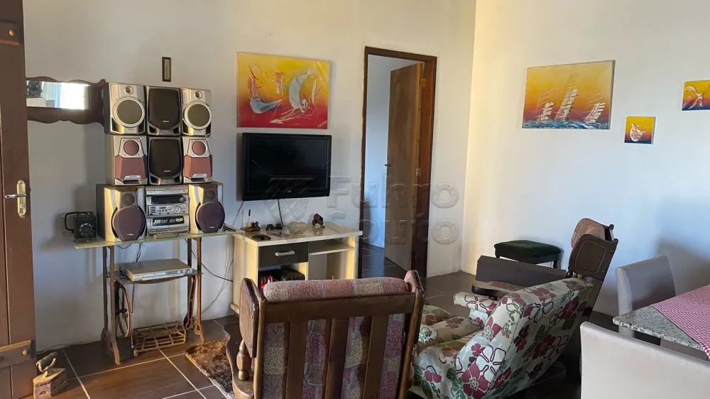 Comprar Casa / Padr&atilde;o em Pelotas R$ 255.000,00 - Foto 1