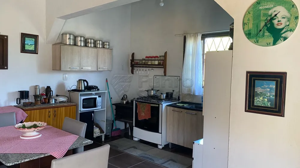 Comprar Casa / Padr&atilde;o em Pelotas R$ 255.000,00 - Foto 3