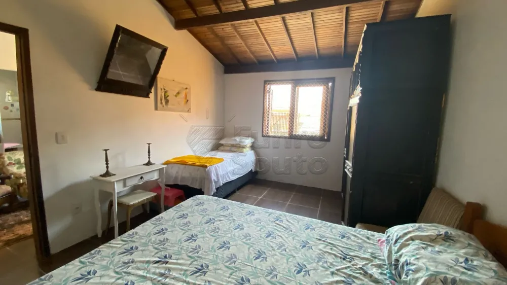 Comprar Casa / Padr&atilde;o em Pelotas R$ 255.000,00 - Foto 5