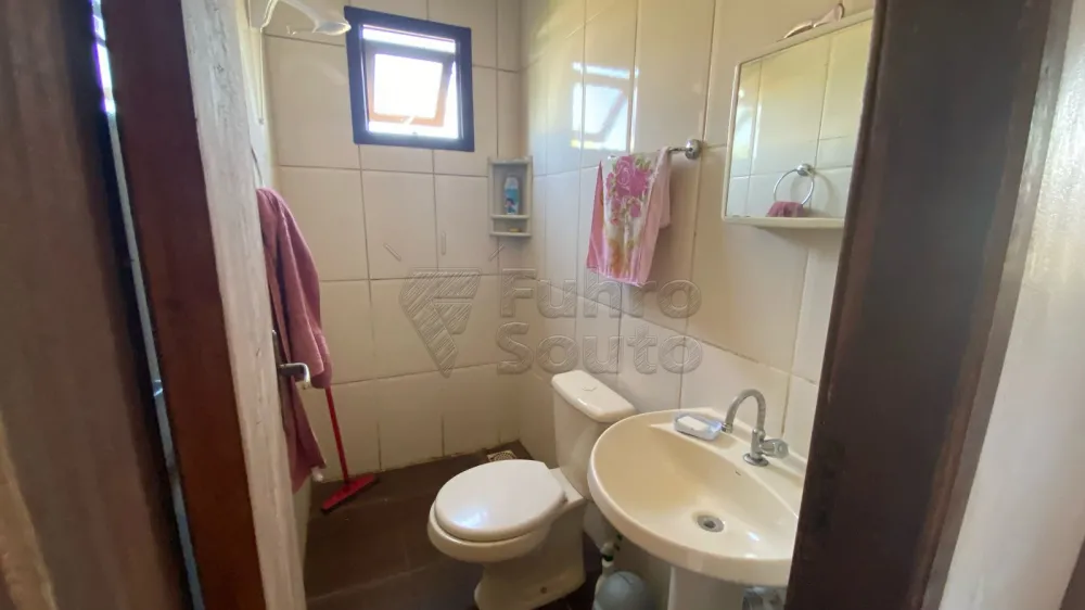 Comprar Casa / Padr&atilde;o em Pelotas R$ 255.000,00 - Foto 9