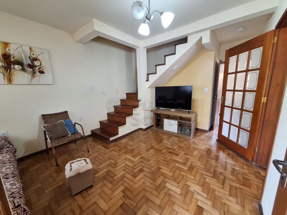 Comprar Casa / Padr&atilde;o em Pelotas R$ 550.000,00 - Foto 1