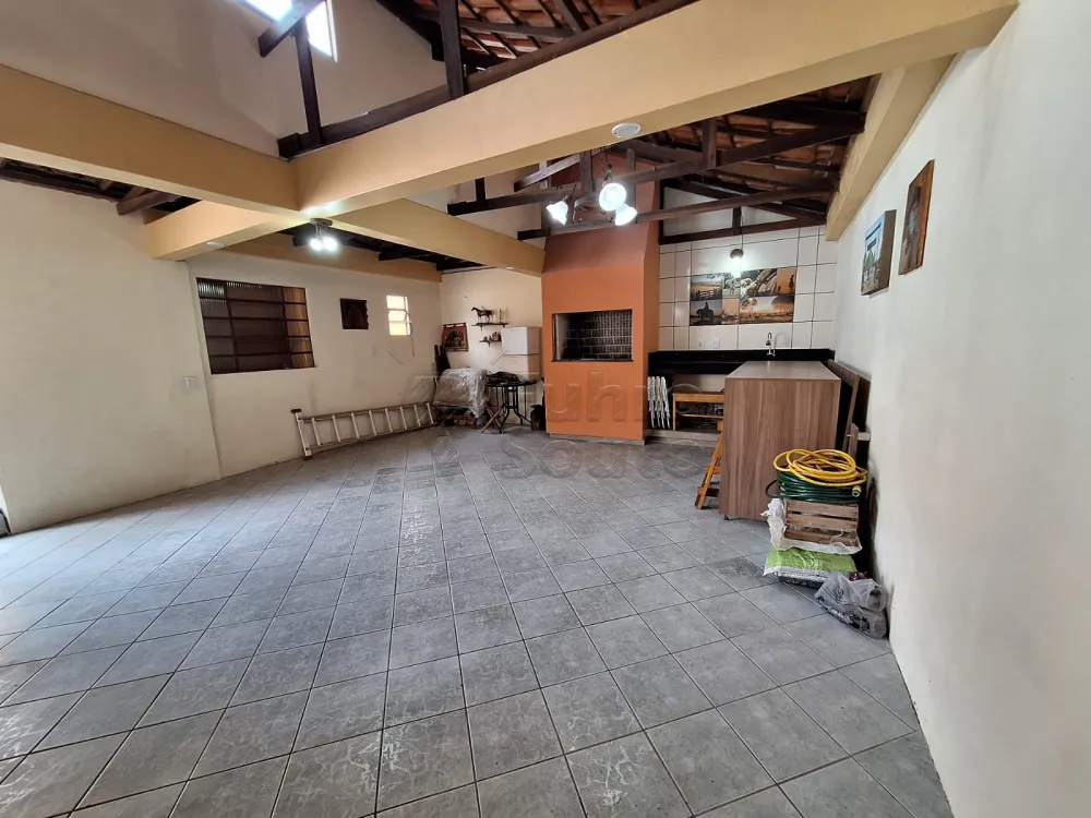 Comprar Casa / Padr&atilde;o em Pelotas R$ 550.000,00 - Foto 11