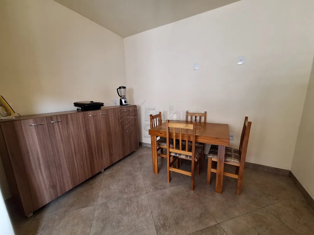 Comprar Casa / Padr&atilde;o em Pelotas R$ 550.000,00 - Foto 3