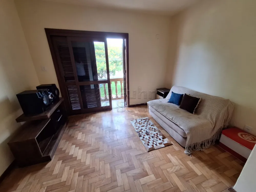 Comprar Casa / Padr&atilde;o em Pelotas R$ 550.000,00 - Foto 5