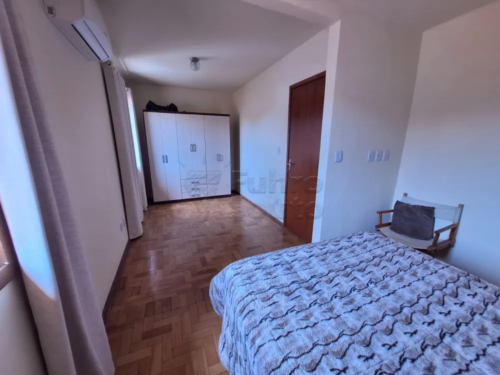 Comprar Casa / Padr&atilde;o em Pelotas R$ 550.000,00 - Foto 8