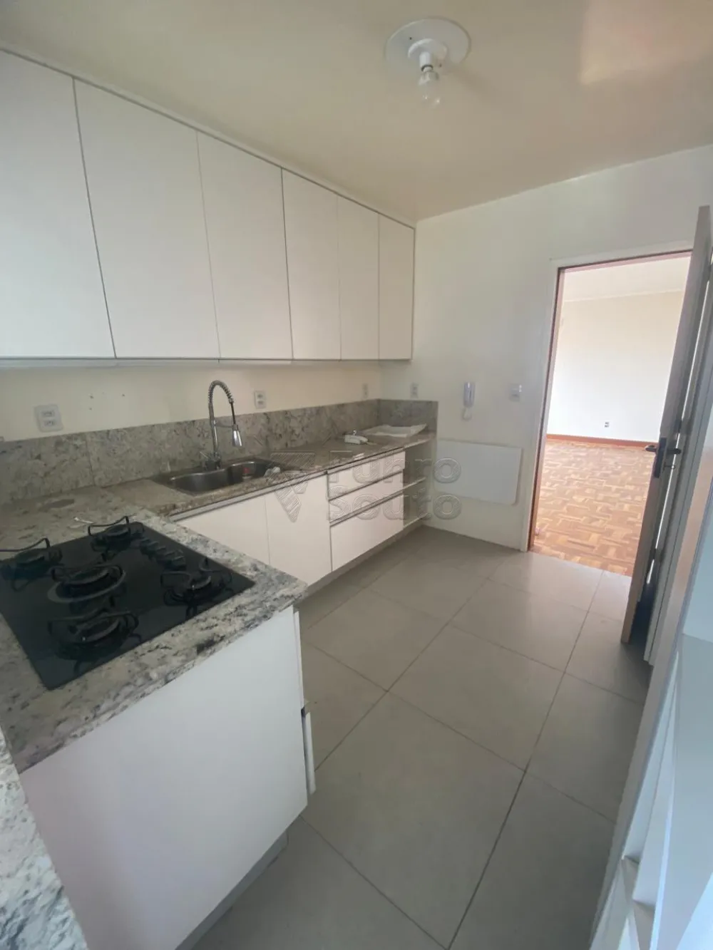 Comprar Apartamento / Padr&atilde;o em Pelotas R$ 450.000,00 - Foto 4