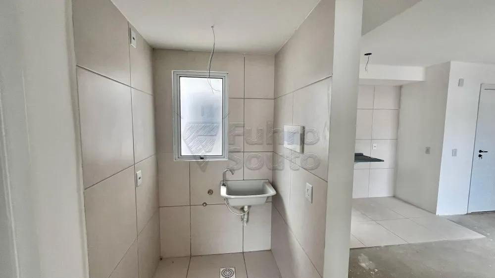 Comprar Apartamento / Padr&atilde;o em Pelotas R$ 220.000,00 - Foto 4