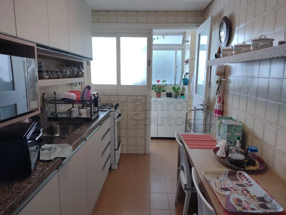 Comprar Apartamento / Padr&atilde;o em Pelotas R$ 450.000,00 - Foto 3
