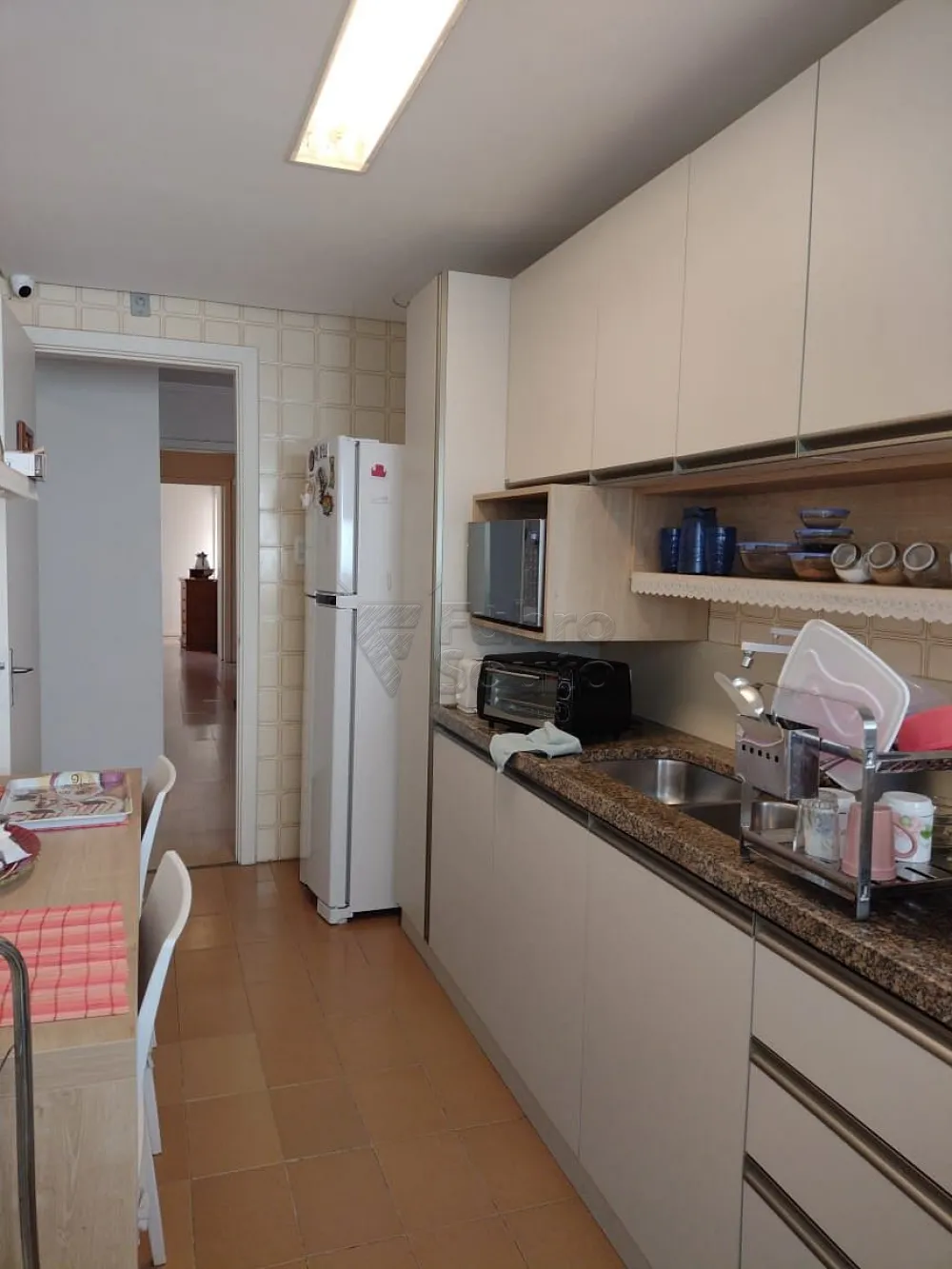 Comprar Apartamento / Padr&atilde;o em Pelotas R$ 450.000,00 - Foto 4