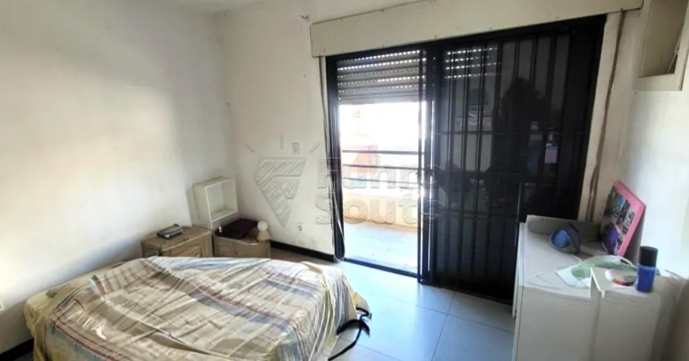 Comprar Apartamento / Padr&atilde;o em Pelotas R$ 320.000,00 - Foto 3