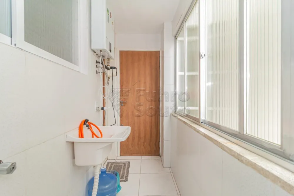 Comprar Apartamento / Padr&atilde;o em Pelotas R$ 424.000,00 - Foto 15