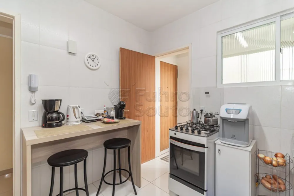 Comprar Apartamento / Padr&atilde;o em Pelotas R$ 424.000,00 - Foto 6