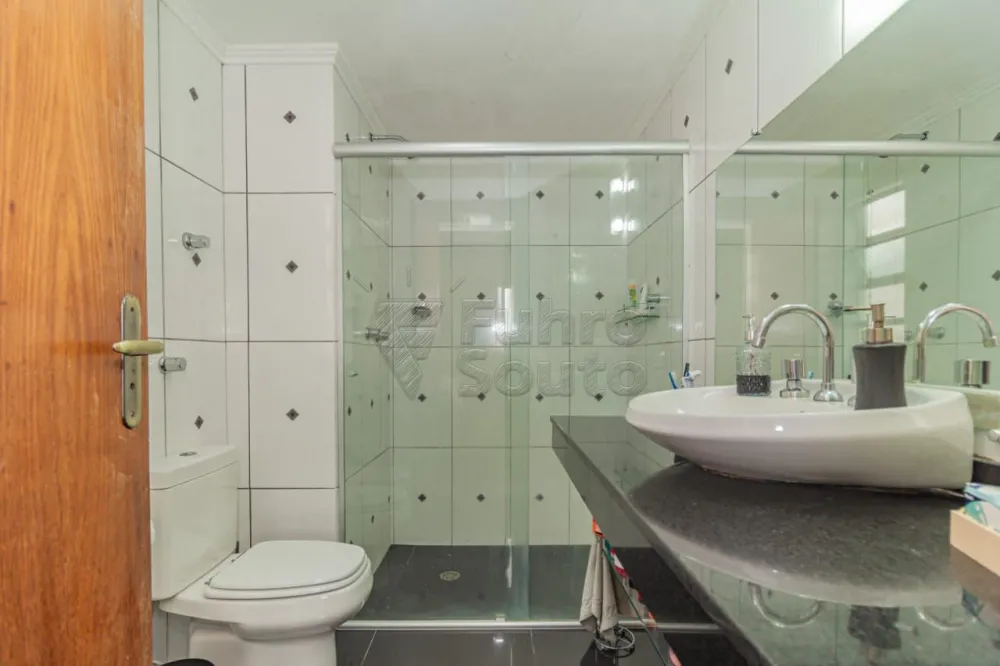 Comprar Apartamento / Padr&atilde;o em Pelotas R$ 424.000,00 - Foto 13