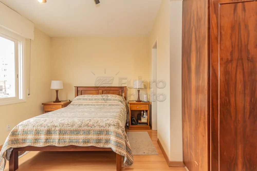 Comprar Apartamento / Padr&atilde;o em Pelotas R$ 424.000,00 - Foto 8