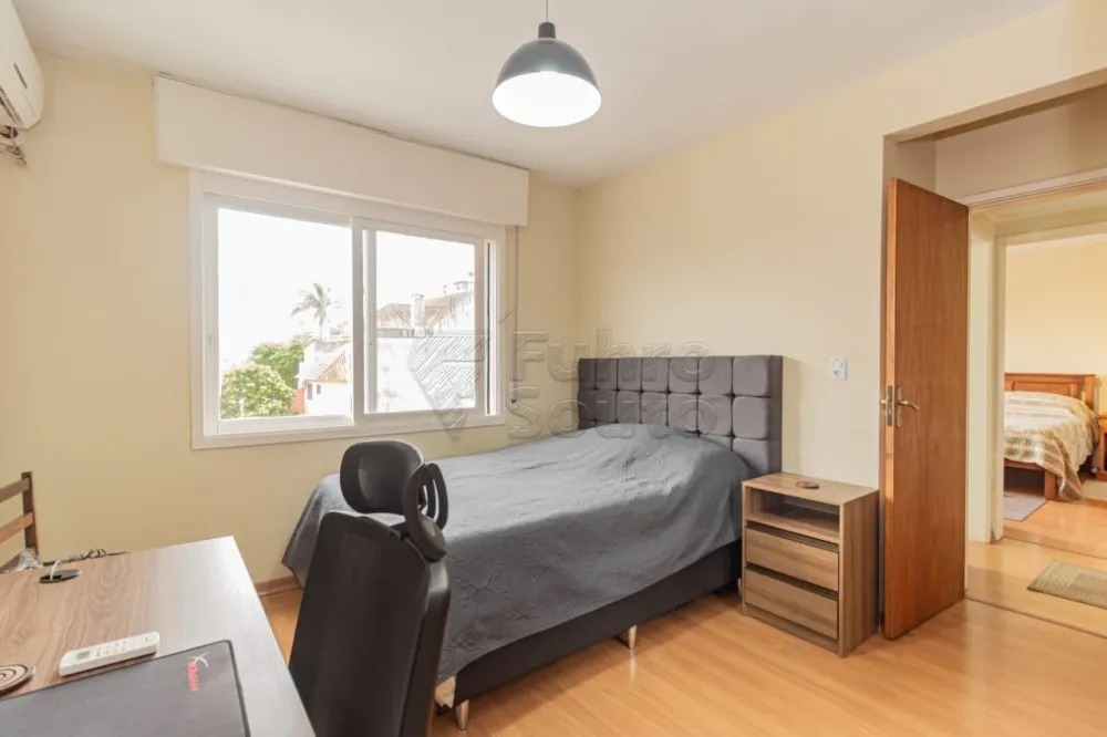 Comprar Apartamento / Padr&atilde;o em Pelotas R$ 424.000,00 - Foto 10