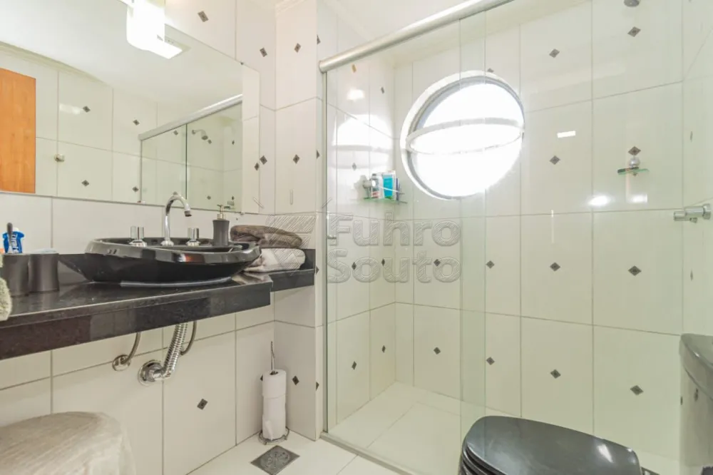 Comprar Apartamento / Padr&atilde;o em Pelotas R$ 424.000,00 - Foto 14