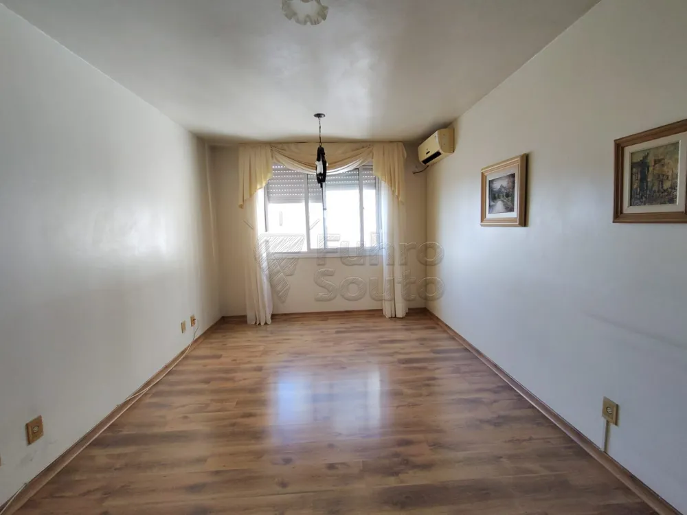 Comprar Apartamento / Padr&atilde;o em Pelotas R$ 280.000,00 - Foto 3