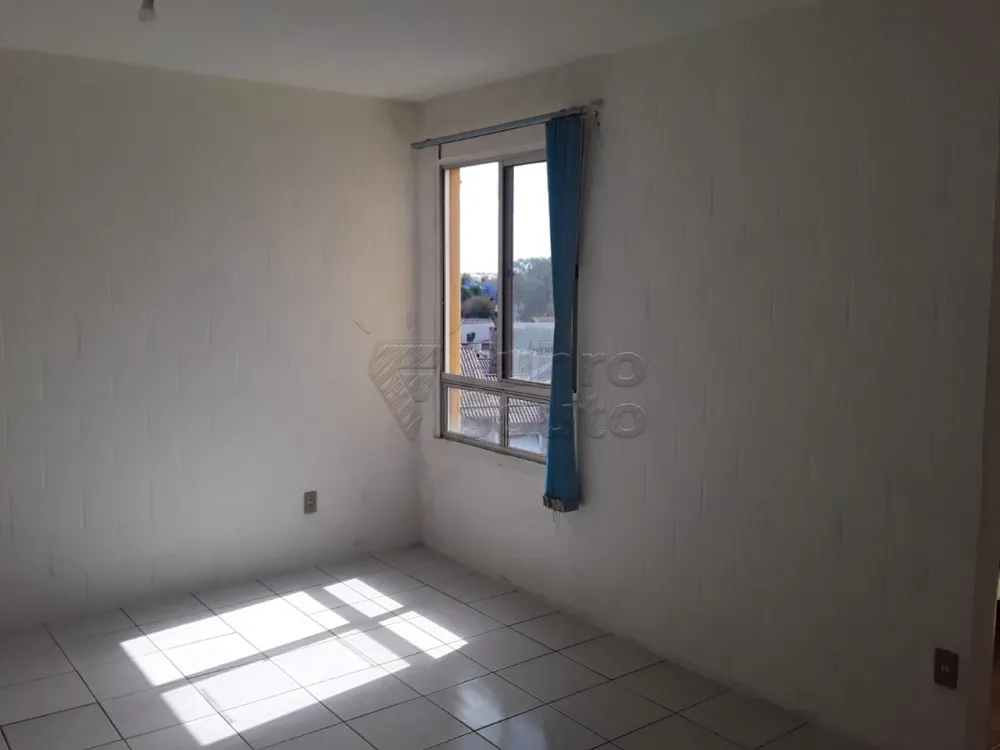 Comprar Apartamento / Padr&atilde;o em Pelotas R$ 140.000,00 - Foto 4