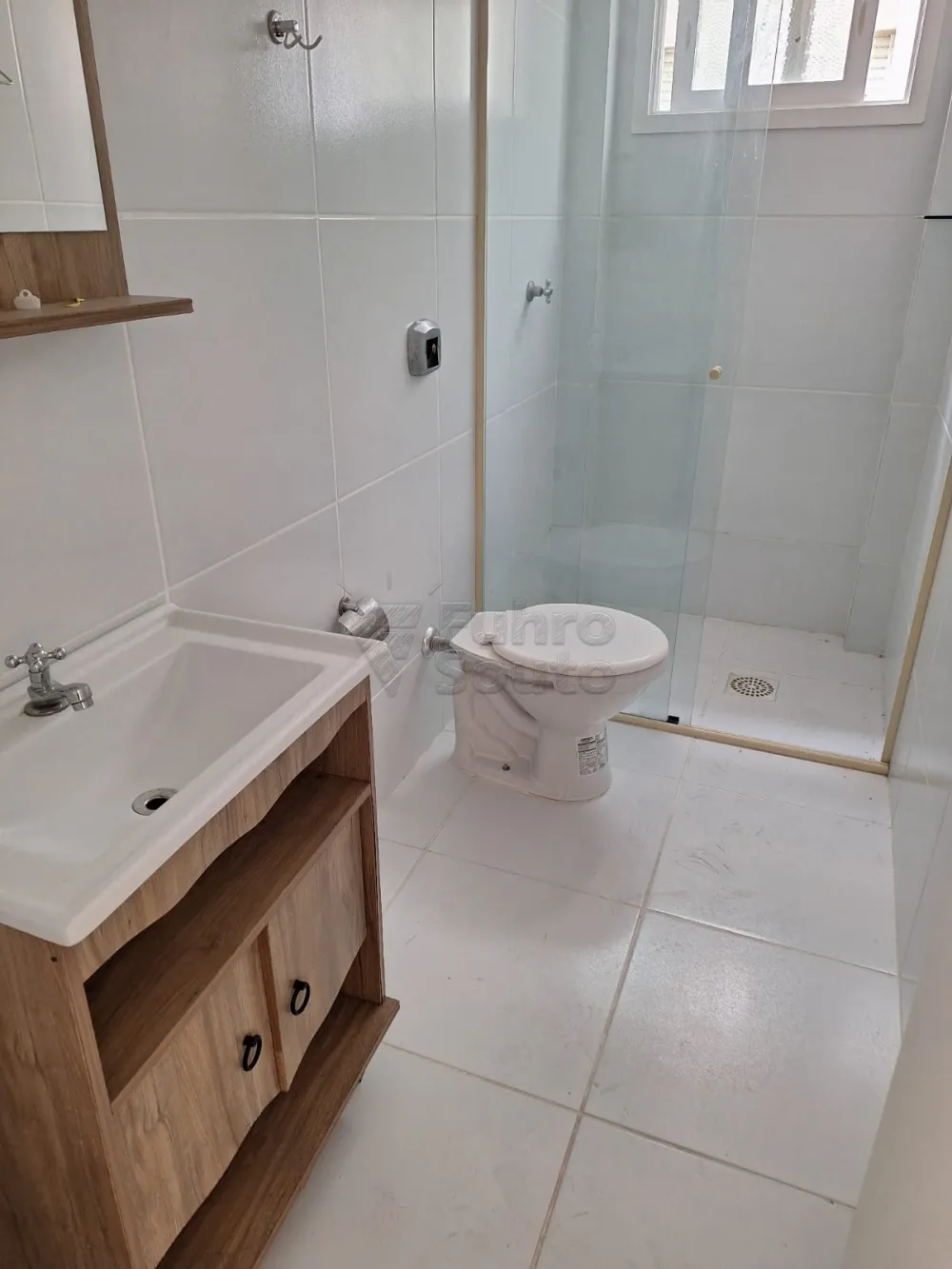 Comprar Apartamento / Padr&atilde;o em Pelotas R$ 330.000,00 - Foto 4