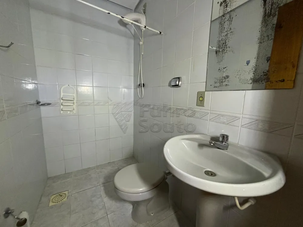 Comprar Apartamento / Padr&atilde;o em Pelotas R$ 250.000,00 - Foto 7