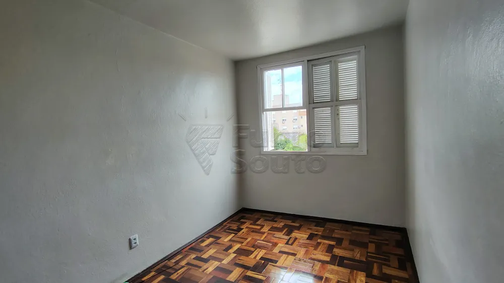 Comprar Apartamento / Padr&atilde;o em Pelotas R$ 175.000,00 - Foto 1