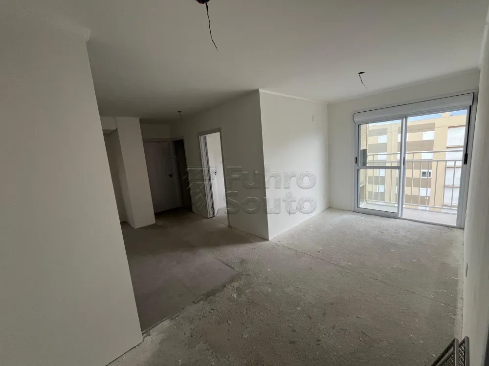 Comprar Apartamento / Padr&atilde;o em Pelotas R$ 245.000,00 - Foto 1