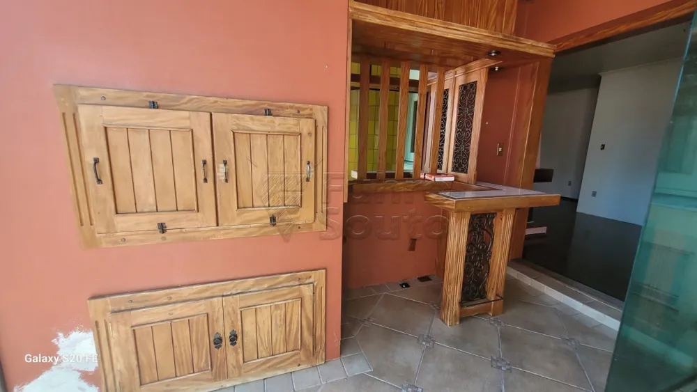 Comprar Apartamento / Padr&atilde;o em Pelotas R$ 720.000,00 - Foto 10